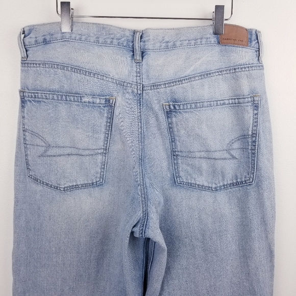 American Eagle 90s Boyfriend Light Wash Distressed Jeans size 12 X-Long - Picture 6 of 11